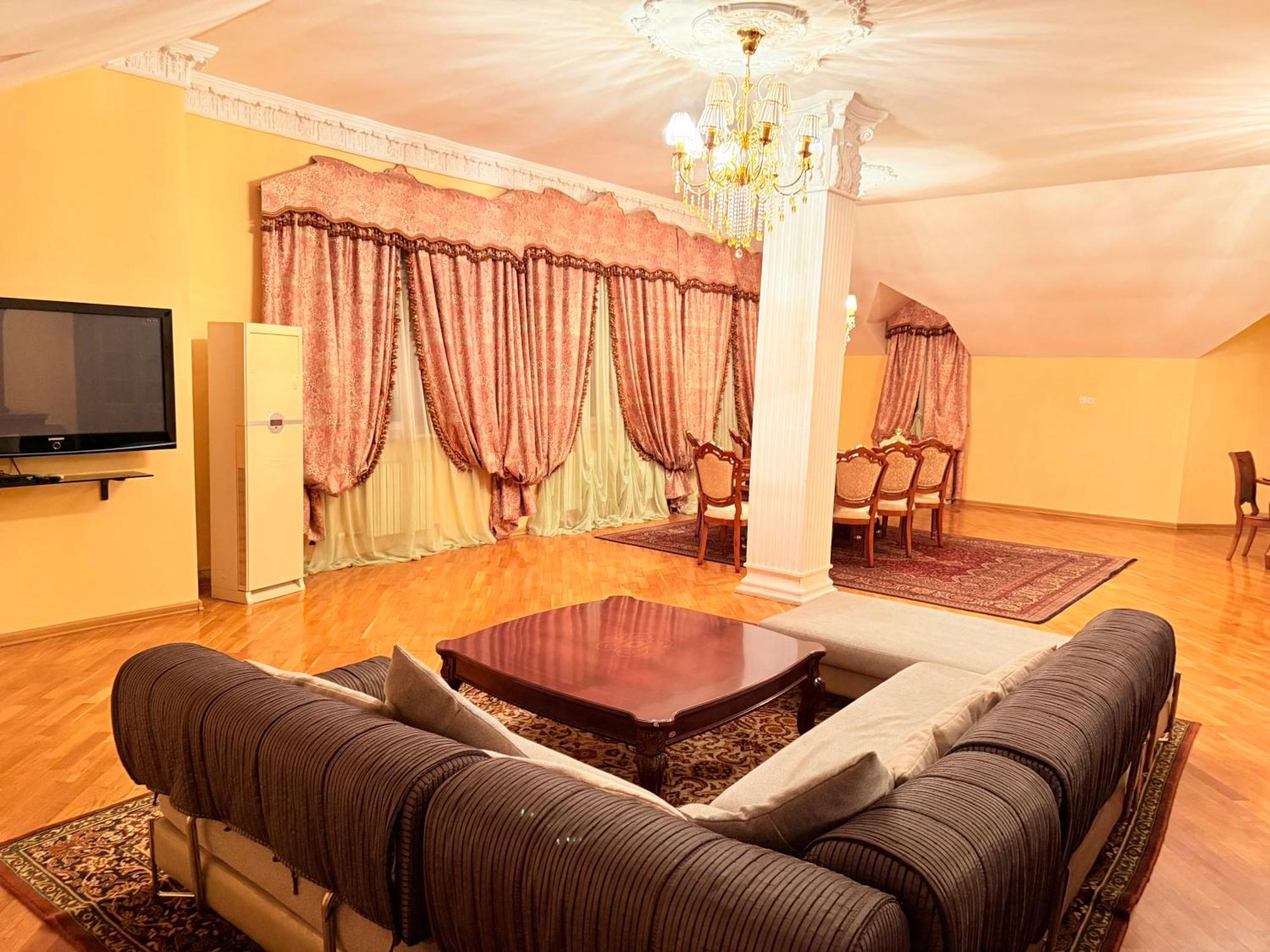 Retro Palace طشقند الغرفة الصورة